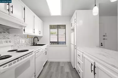 1437 Marchbanks Dr #3, Walnut Creek, CA 94598 - Photo 1