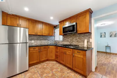 25 Regent St, San Francisco, CA 94112 - Photo 31