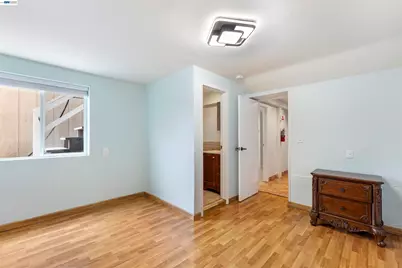 25 Regent St, San Francisco, CA 94112 - Photo 37