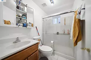 2223 23rd St, Oakland, CA 94606 - Photo 23