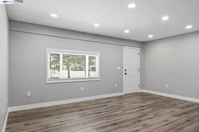 6311 Belmont Pl, Stockton, CA 95207 - Photo 9