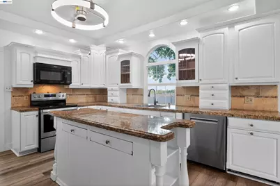 3015 Point Pleasant Rd, Elk Grove, CA 95757 - Photo 9