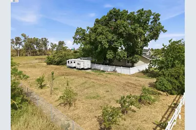 3015 Point Pleasant Rd, Elk Grove, CA 95757 - Photo 29