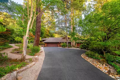 1038 Pine Ln, Lafayette, CA 94549 - Photo 1
