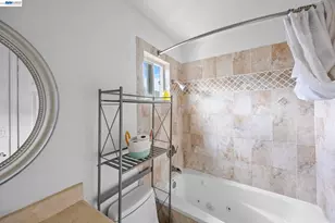 1811 Lincoln Ave, Alameda, CA 94501 - Photo 29