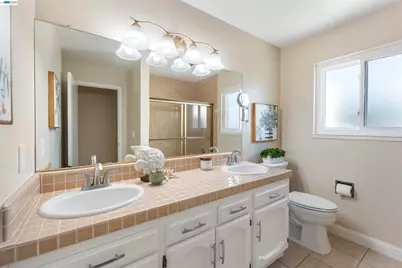 23110 Los Ranchos Dr, Tracy, CA 95304 - Photo 49