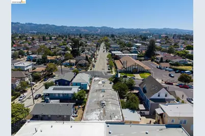 5417 Adeline St, Oakland, CA 94608 - Photo 9
