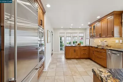 1560 Pyrenees Pl, Walnut Creek, CA 94598 - Photo 11