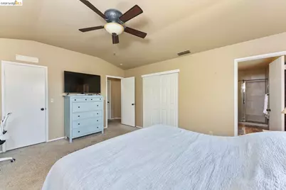 1030 Betsy Ross Dr, Roseville, CA 95747 - Photo 19