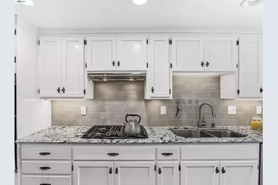 35791 Scarborough Dr, Newark, CA 94560 - Photo 17