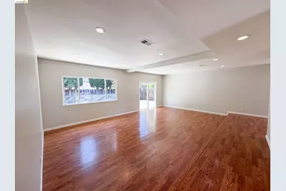 1496 Soccer Ct, Concord, CA 94518 - Photo 3