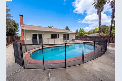 1496 Soccer Ct, Concord, CA 94518 - Photo 35