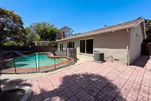 1496 Soccer Ct, Concord, CA 94518 - Photo 5