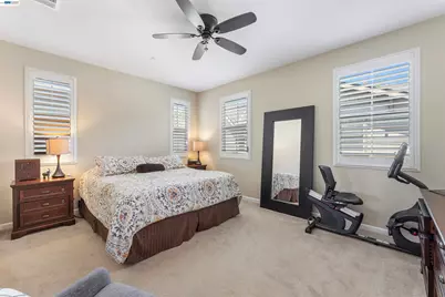 22647 Myrtle Cir, Hayward, CA 94541 - Photo 23