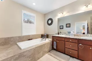 22647 Myrtle Cir, Hayward, CA 94541 - Photo 25