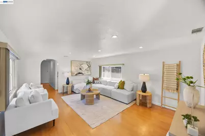 2000 Miramar Ave, Castro Valley, CA 94578 - Photo 7