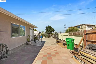2000 Miramar Ave, Castro Valley, CA 94578 - Photo 15