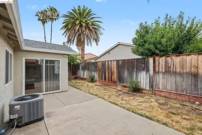 2416 Redwood Dr, Antioch, CA 94509 - Photo 21