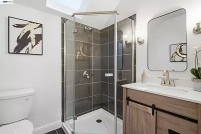 1325 B St, Hayward, CA 94541 - Photo 23