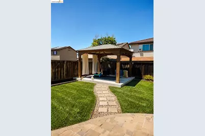 697 Landmark Pt, Lathrop, CA 95330 - Photo 21