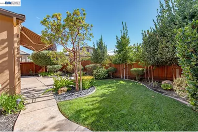 1033 Malbec Ln, Brentwood, CA 94513 - Photo 33