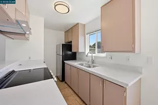 34732 Skylark Dr, Union City, CA 94587 - Photo 9