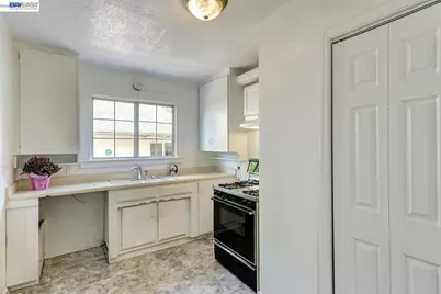 3534 20th Ave, Sacramento, CA 95820 - Photo 13