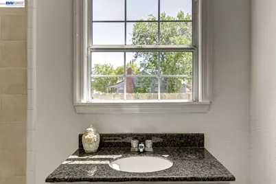 3534 20th Ave, Sacramento, CA 95820 - Photo 9