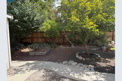 2615 Humboldt Ave, Oakland, CA 94602 - Photo 39