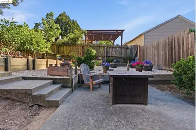3917 Columbian Dr, Oakland, CA 94605 - Photo 35