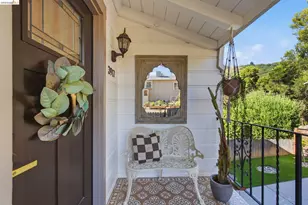 3917 Columbian Dr, Oakland, CA 94605 - Photo 3