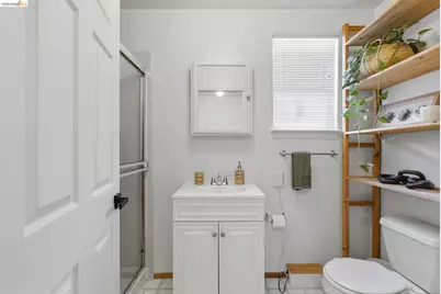 3917 Columbian Dr, Oakland, CA 94605 - Photo 27