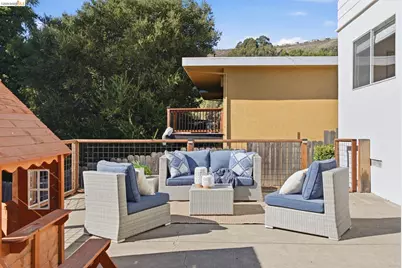 3917 Columbian Dr, Oakland, CA 94605 - Photo 33