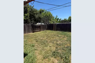 5917 Clover Manor Way, Sacramento, CA 95824 - Photo 13