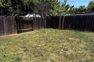 5917 Clover Manor Way, Sacramento, CA 95824 - Photo 13