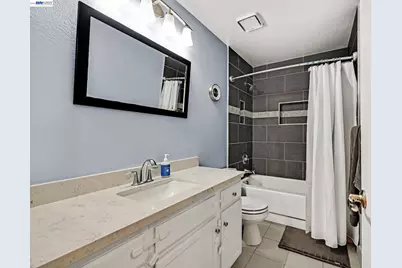 13725 Seagate Dr, San Leandro, CA 94577 - Photo 19