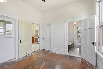 956 53rd St, Oakland, CA 94608 - Photo 25