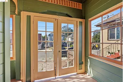 956 53rd St, Oakland, CA 94608 - Photo 5