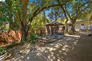 10160 Crow Canyon Rd, Castro Valley, CA 94552 - Photo 23