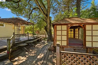 10160 Crow Canyon Rd, Castro Valley, CA 94552 - Photo 29