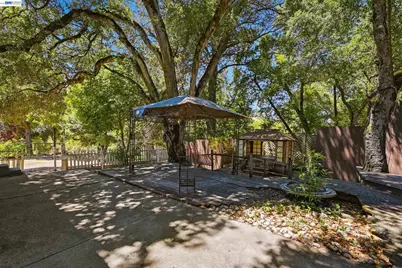 10160 Crow Canyon Rd, Castro Valley, CA 94552 - Photo 27
