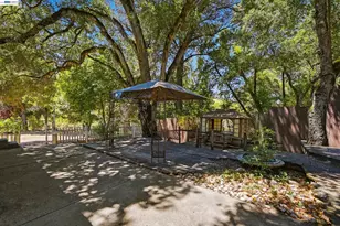 10160 Crow Canyon Rd, Castro Valley, CA 94552 - Photo 27
