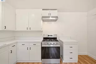 10160 Crow Canyon Rd, Castro Valley, CA 94552 - Photo 7
