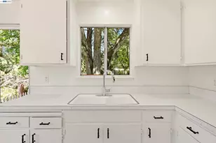 10160 Crow Canyon Rd, Castro Valley, CA 94552 - Photo 9