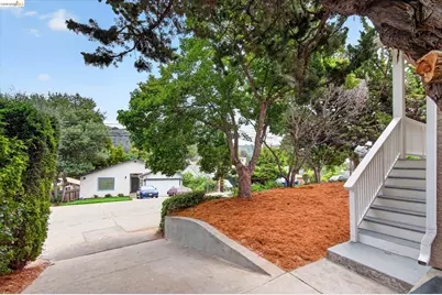 7925 Greenly Dr, Oakland, CA 94605 - Photo 7
