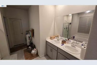 10007 Baltisan Ln, Stockton, CA 95219 - Photo 9
