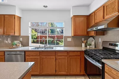 5545 Crimson Cir, Fremont, CA 94538 - Photo 13