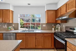 5545 Crimson Cir, Fremont, CA 94538 - Photo 13