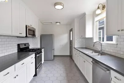 8342 Ney Avenue, Oakland, CA 94605 - Photo 15