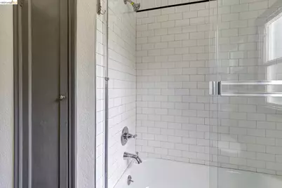 8342 Ney Avenue, Oakland, CA 94605 - Photo 23